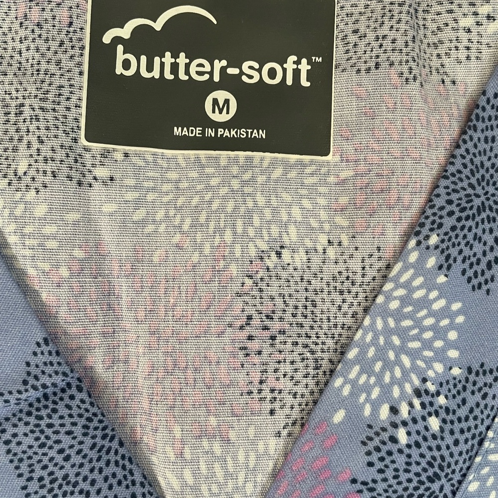 Cute Scrub Top - Picture 2 of 3
